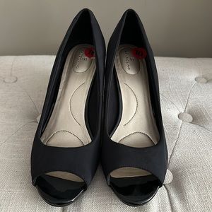 Black open toe wedge shoes